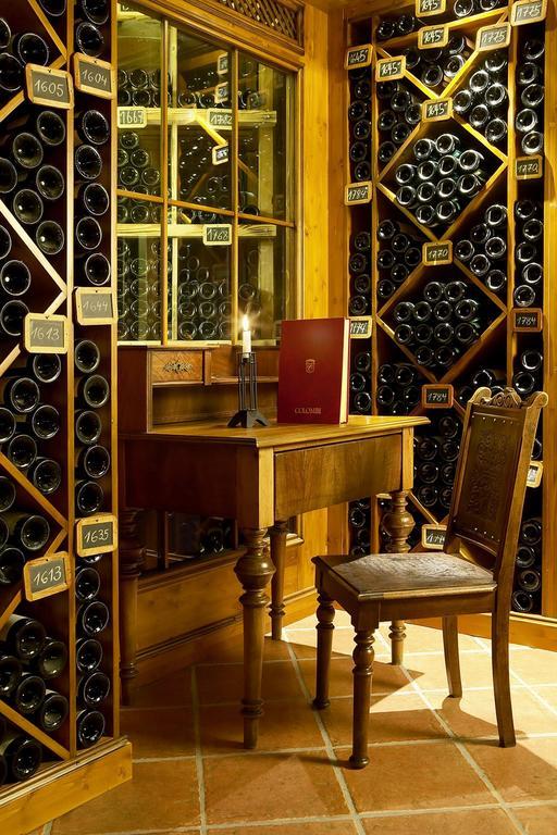 Colombi Hotel Freiburg im Breisgau Kültér fotó Wine cellar