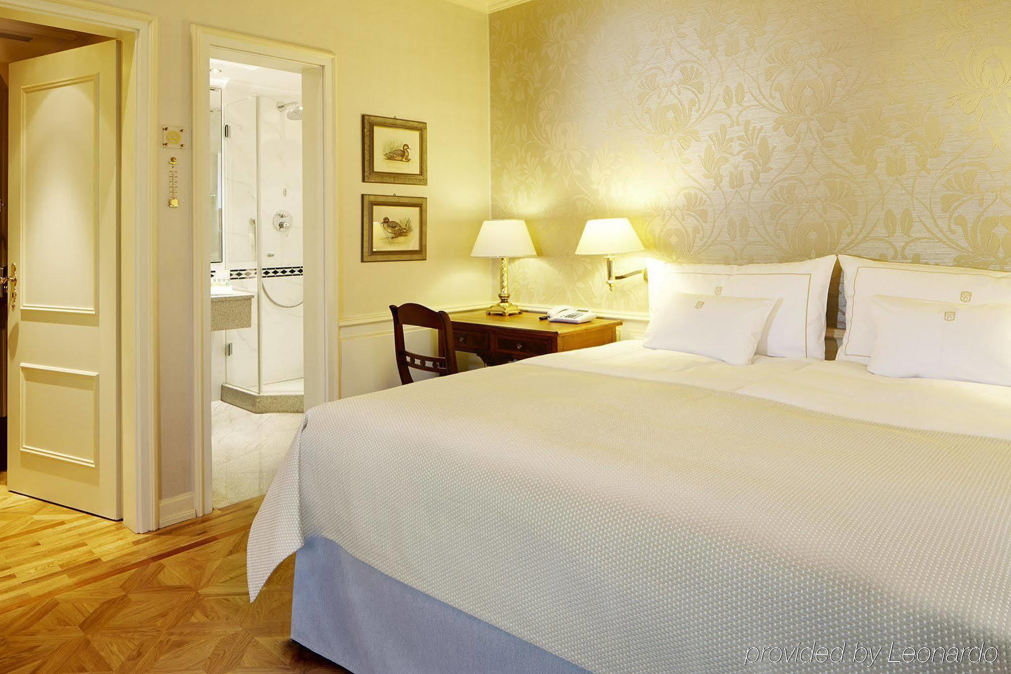 Colombi Hotel Freiburg im Breisgau Kültér fotó A room at the hotel